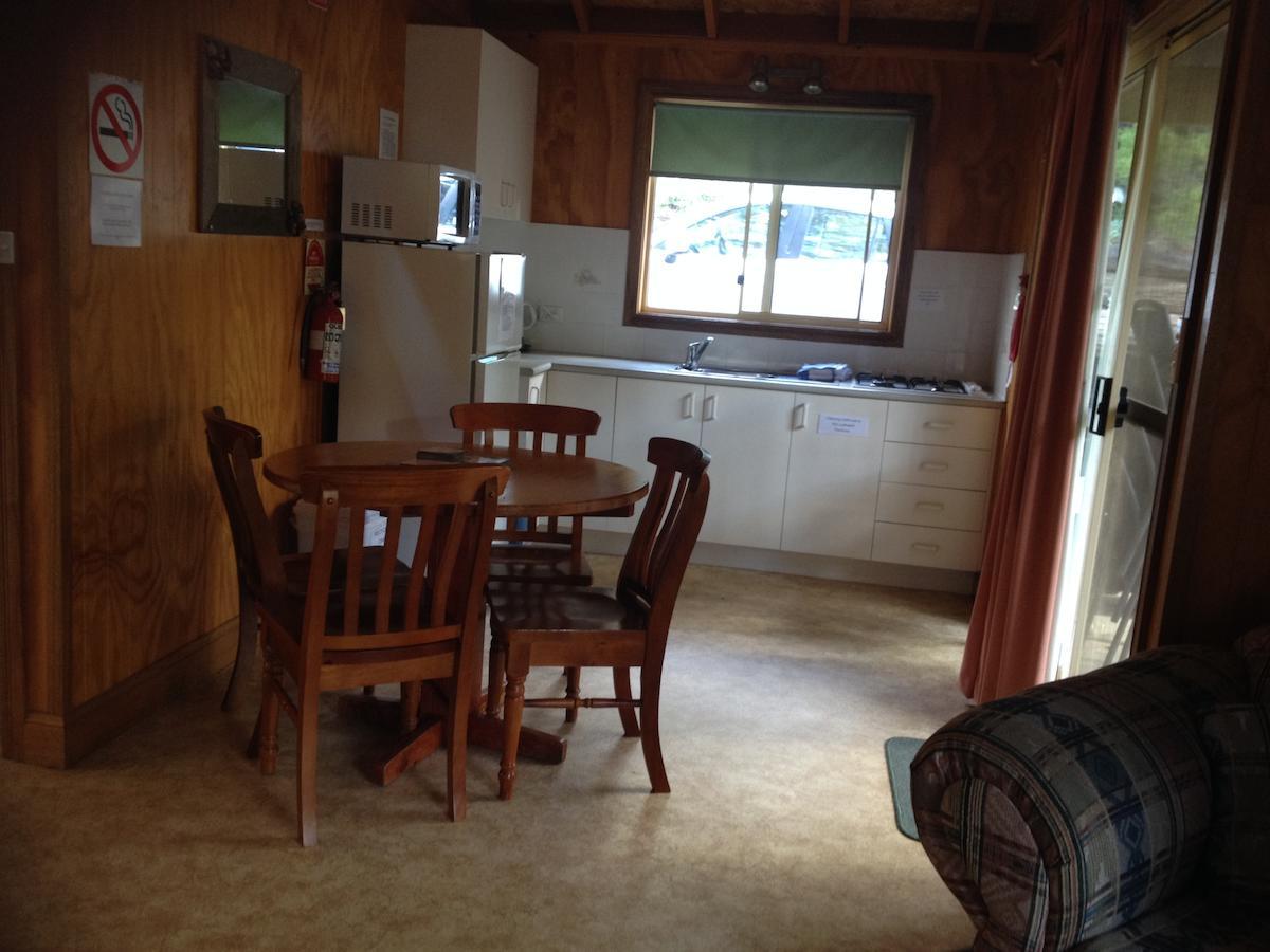 Canobolas Mountain Cabins Lidster Номер фото